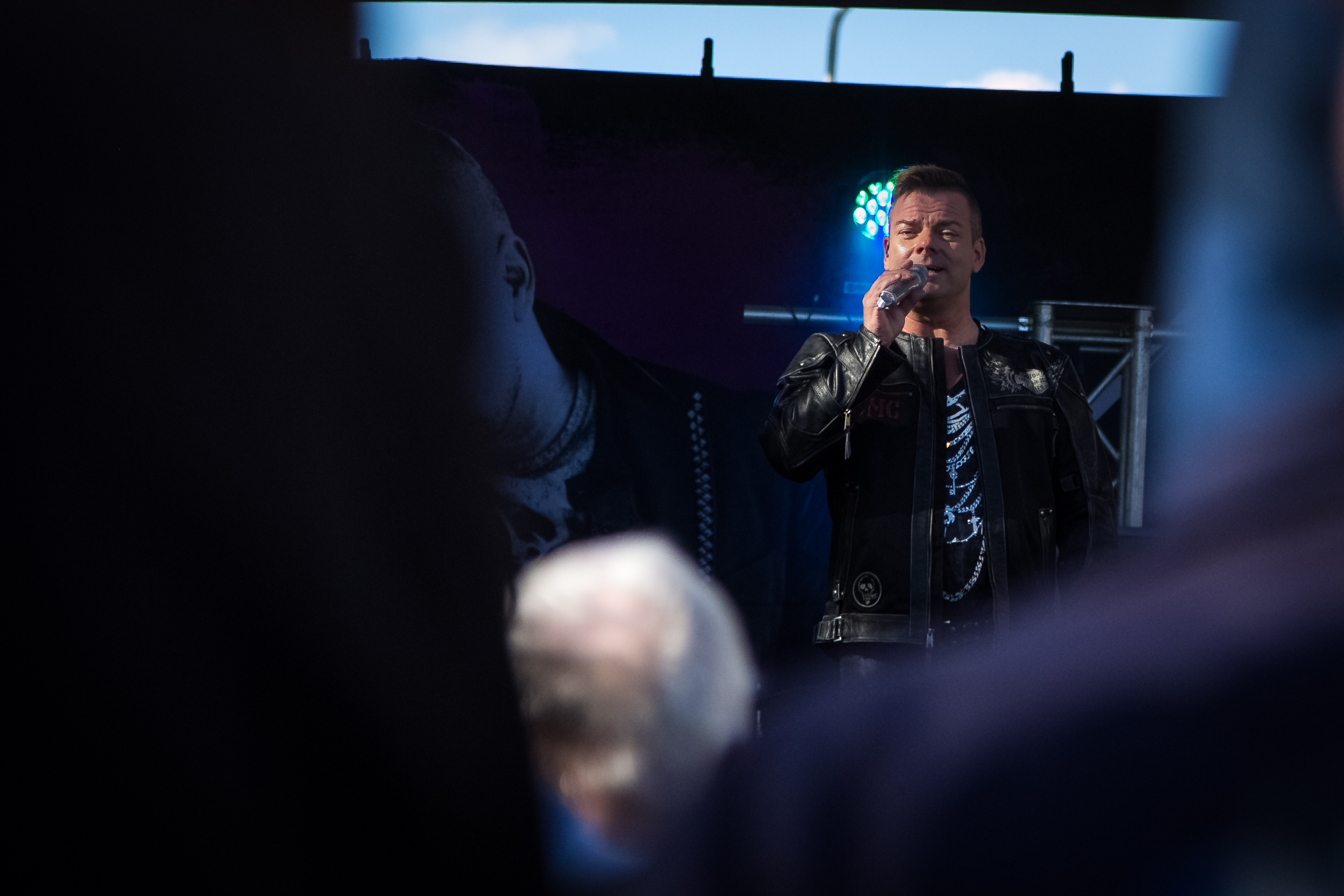 Jari_Sillapaa_MenInBlack_Salon_Iltatori_040615-281